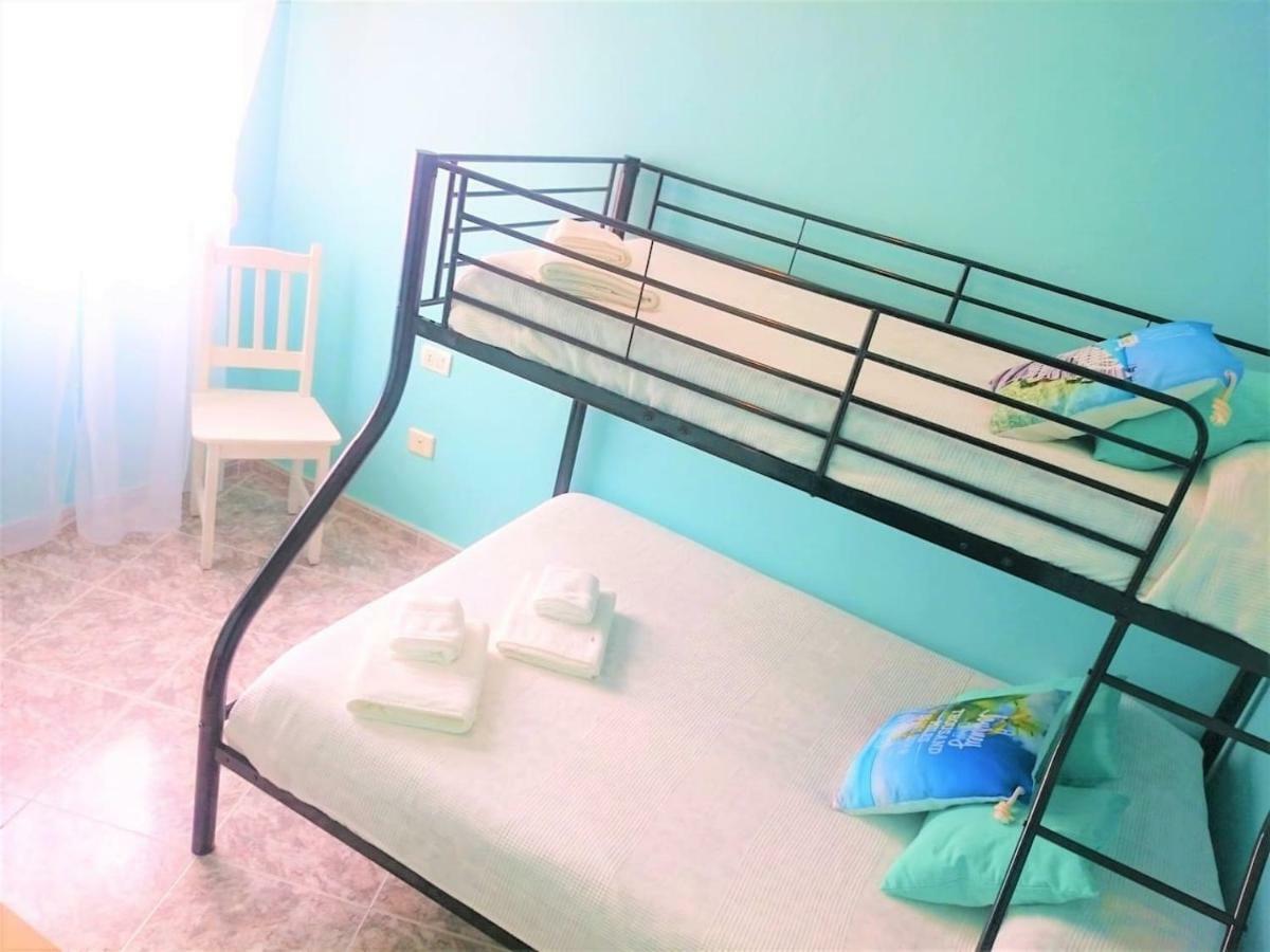 Bright Spacious Apartment, 2 Min Walk From Beach Канделария Экстерьер фото